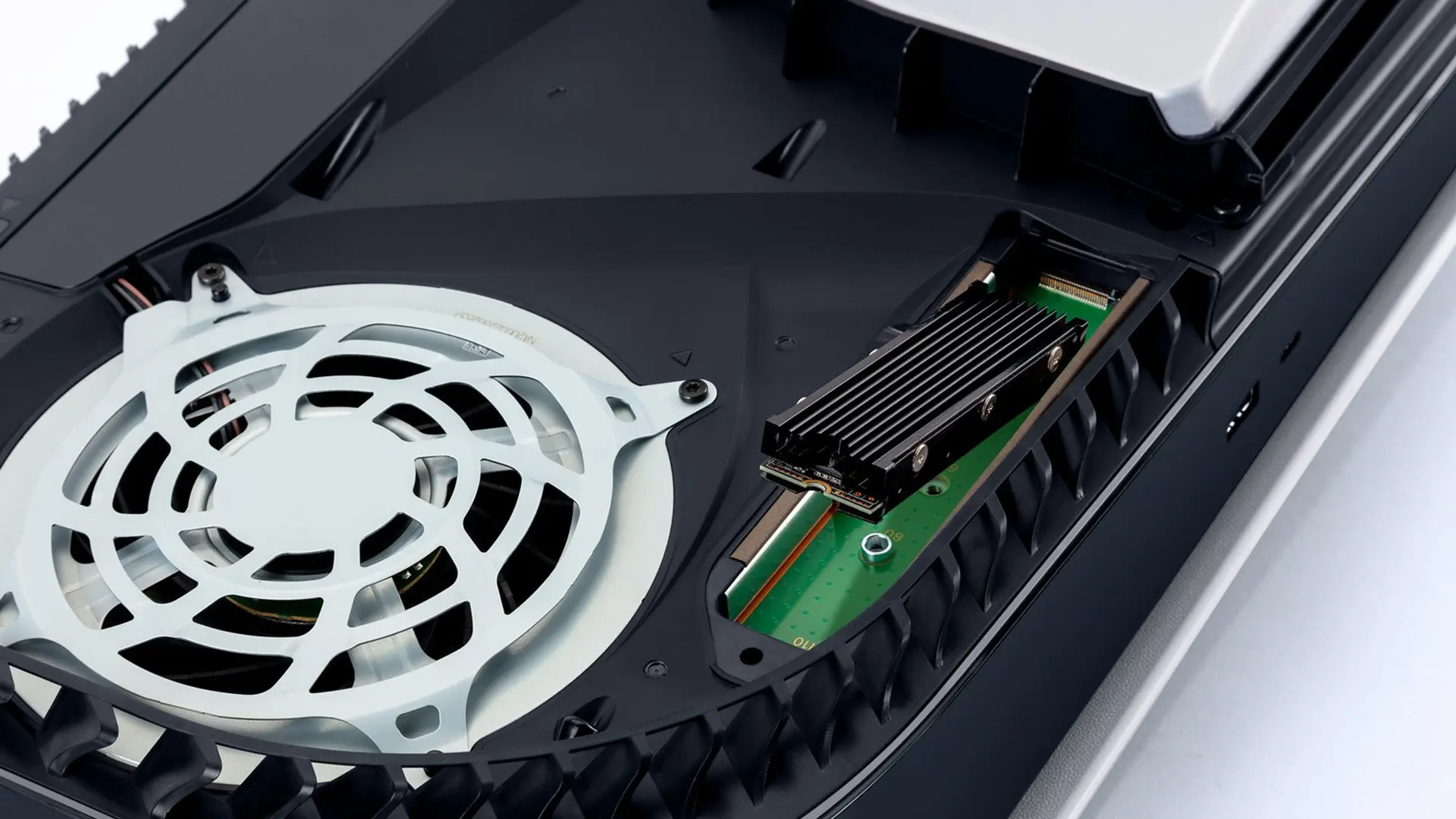 اضافه کردن حافظه ssd به پلی استیشن 5